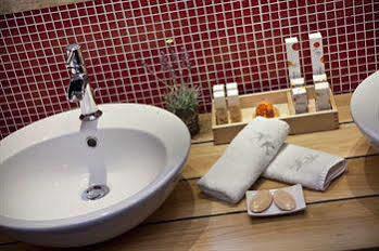 Kazarma Hotel Kalývia Fylaktís